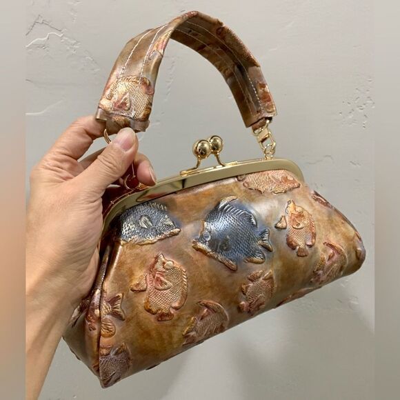 Handmade Genuine Cowhide Fish Embossed Wristlet/Crossbody & 2 Style Straps - Picture 5 of 16